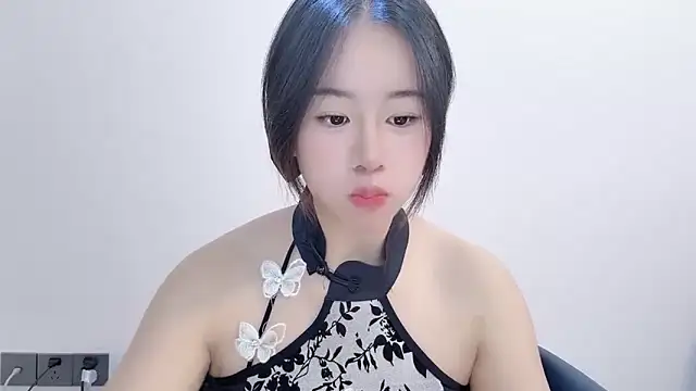 chloe-01 online show from December 19, 2025, 4:27 am