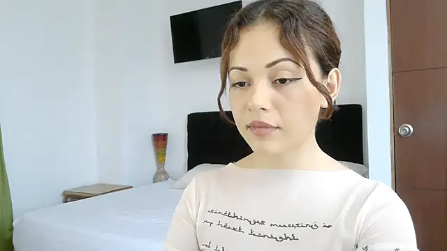yanna ass smile online show from September 17, 2025, 6:43 pm