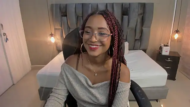 Lorena Vieira  online show from March 12, 2025, 11:12 pm