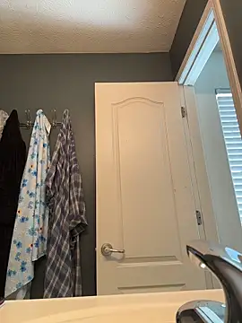 Snapshot of Ectorius chatting on February 18, 2026, 3:41 pm Ectorius online show from February 18, 2026, 3:41 pm