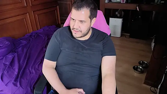 Snapshot of bearcloudcomputa chatting on February 15, 2026, 8:30 pm bearcloudcomputa online show from February 15, 2026, 8:30 pm