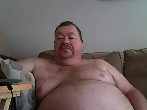 Snapshot of hitman_35 chatting on December 3, 2025, 5:01 pm hitman 35 online show from December 3, 2025, 5:01 pm