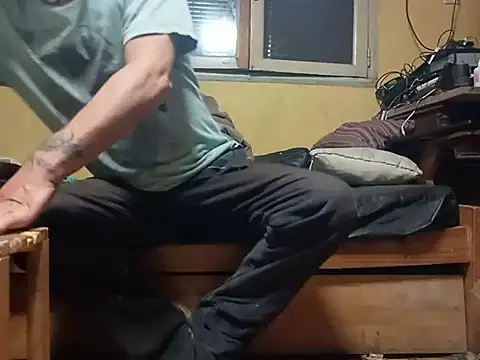 Snapshot of tus_ordenes_mis_deseos chatting on October 12, 2025, 2:35 am tus ordenes mis deseos online show from October 12, 2025, 2:35 am