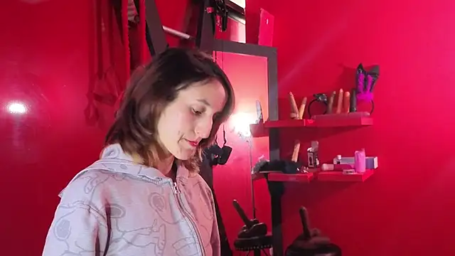 Ambar Roux  online show from March 31, 2026, 12:18 pm