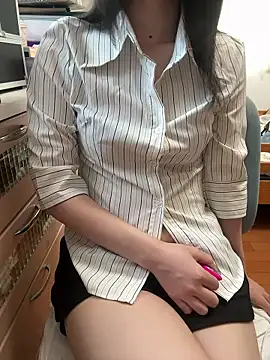 Snapshot of Mei_0906 chatting on July 15, 2026, 1:45 am Mei 0906 online show from July 15, 2026, 1:45 am