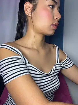 Snapshot of _Luana chatting on March 7, 2025, 9:07 am Luana online show from March 7, 2025, 9:07 am