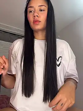 Snapshot of _Luana chatting on May 12, 2026, 2:52 am Luana online show from May 12, 2026, 2:52 am