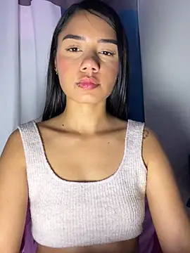 Snapshot of _Luana chatting on March 5, 2025, 1:06 pm Luana online show from March 5, 2025, 1:06 pm