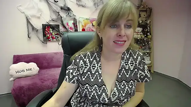 Snapshot of Hot_Milady chatting on October 10, 2025, 6:58 am Hot Milady online show from October 10, 2025, 6:58 am