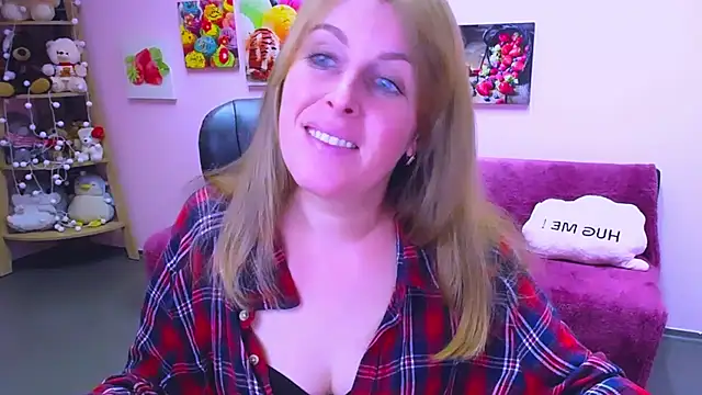 Snapshot of Hot_Milady chatting on November 27, 2025, 8:37 am Hot Milady online show from November 27, 2025, 8:37 am