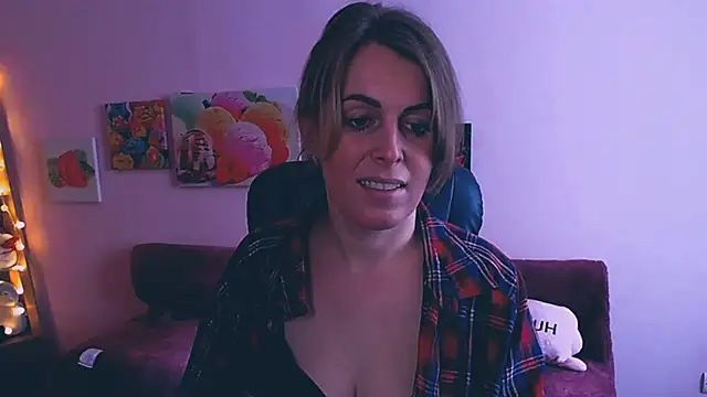 Snapshot of Hot_Milady chatting on February 13, 2025, 8:06 am Hot Milady online show from February 13, 2025, 8:06 am