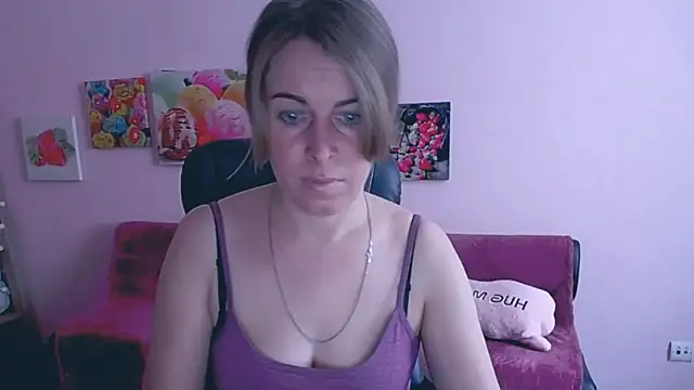Snapshot of Hot_Milady chatting on March 6, 2025, 8:09 am Hot Milady online show from March 6, 2025, 8:09 am