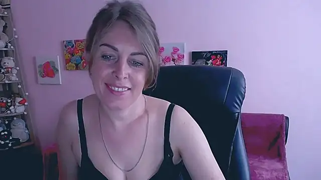 Snapshot of Hot_Milady chatting on March 11, 2025, 8:19 am Hot Milady online show from March 11, 2025, 8:19 am