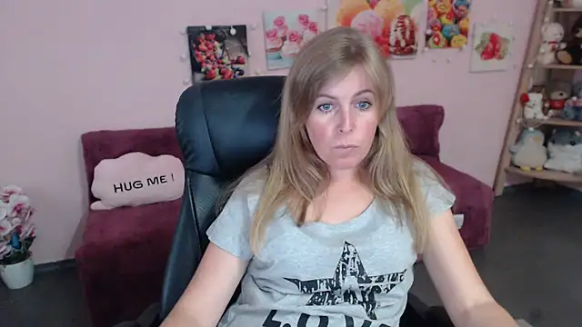 Snapshot of Hot_Milady chatting on July 2, 2026, 7:36 am Hot Milady online show from July 2, 2026, 7:36 am