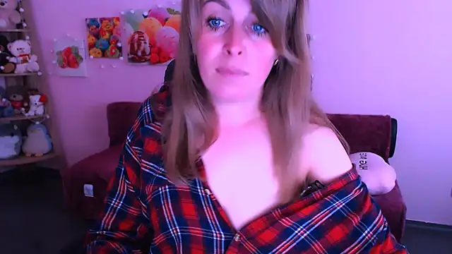 Snapshot of Hot_Milady chatting on June 3, 2026, 7:42 am Hot Milady online show from June 3, 2026, 7:42 am
