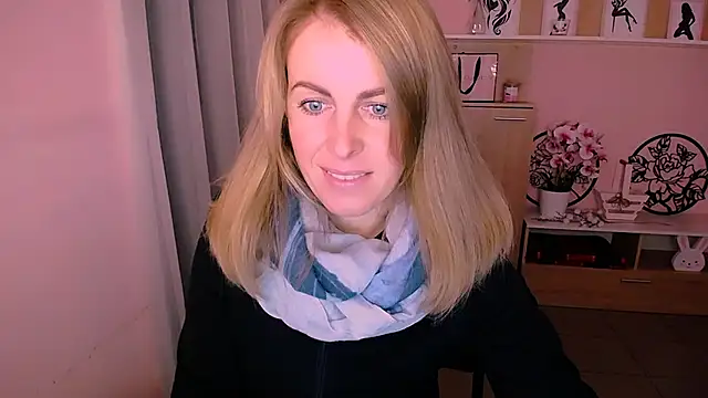 Snapshot of Hot_Milady chatting on December 5, 2024, 7:43 am Hot Milady online show from December 5, 2024, 7:43 am