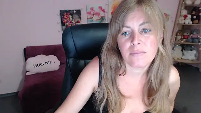 Snapshot of Hot_Milady chatting on July 9, 2026, 7:53 am Hot Milady online show from July 9, 2026, 7:53 am