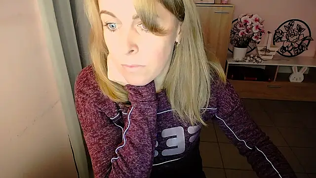 Snapshot of Hot_Milady chatting on December 11, 2024, 7:31 am Hot Milady online show from December 11, 2024, 7:31 am