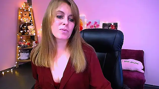 Hot Milady online show from December 19, 2025, 8:38 am