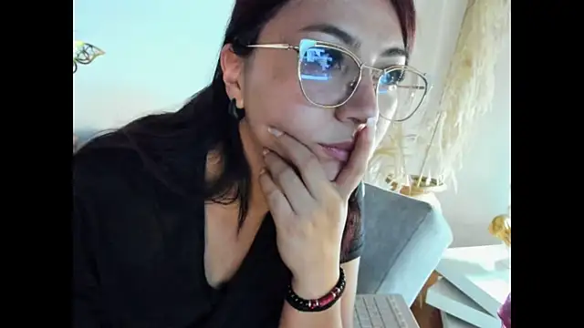 Snapshot of charlotte2909 chatting on October 22, 2025, 4:39 pm charlotte2909 online show from October 22, 2025, 4:39 pm
