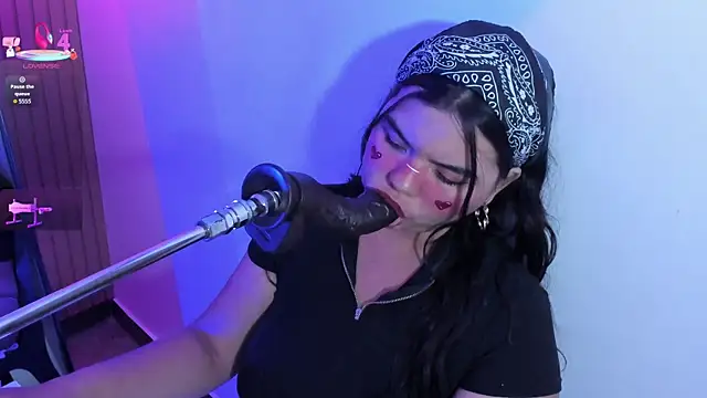 klhoe boobs online show from April 8, 2026, 4:25 am