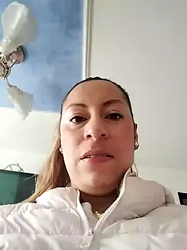 Snapshot of Katalina_S3xy chatting on March 12, 2025, 12:57 pm Katalina S3xy online show from March 12, 2025, 12:57 pm