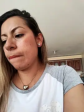 Snapshot of Katalina_S3xy chatting on March 10, 2025, 7:50 pm Katalina S3xy online show from March 10, 2025, 7:50 pm