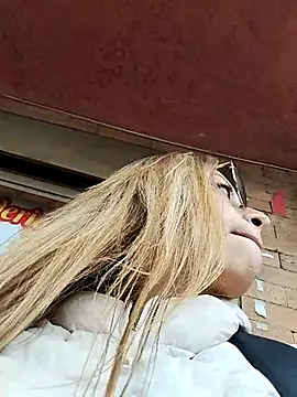 Snapshot of Katalina_S3xy chatting on March 14, 2025, 12:40 pm Katalina S3xy online show from March 14, 2025, 12:40 pm