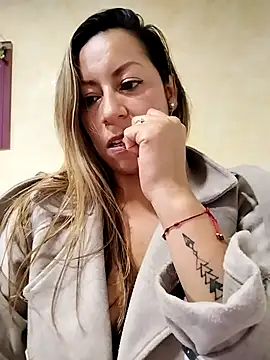 Snapshot of Katalina_S3xy chatting on March 14, 2025, 10:38 pm Katalina S3xy online show from March 14, 2025, 10:38 pm