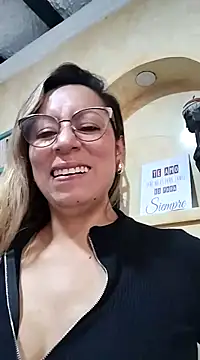 Snapshot of Katalina_S3xy chatting on March 8, 2025, 5:54 pm Katalina S3xy online show from March 8, 2025, 5:54 pm