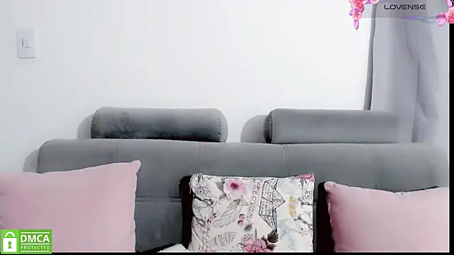 Snapshot of mariana_katto chatting on May 18, 2026, 8:02 pm mariana katto online show from May 18, 2026, 8:02 pm