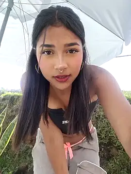 Snapshot of Mariangel_11 chatting on February 4, 2025, 1:48 pm Mariangel 11 online show from February 4, 2025, 1:48 pm