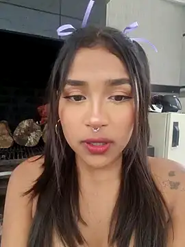 Snapshot of Mariangel_11 chatting on February 10, 2025, 2:05 pm Mariangel 11 online show from February 10, 2025, 2:05 pm