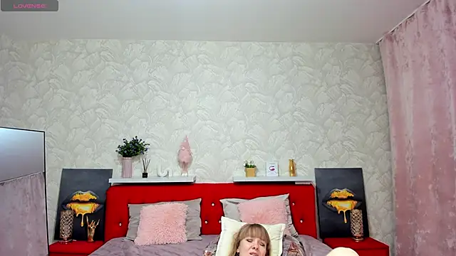 Snapshot of KattyPeachX chatting on November 9, 2025, 1:31 am KattyPeachX online show from November 9, 2025, 1:31 am