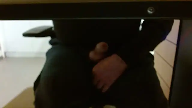 lovewalknaked online show from November 17, 2025, 7:23 am