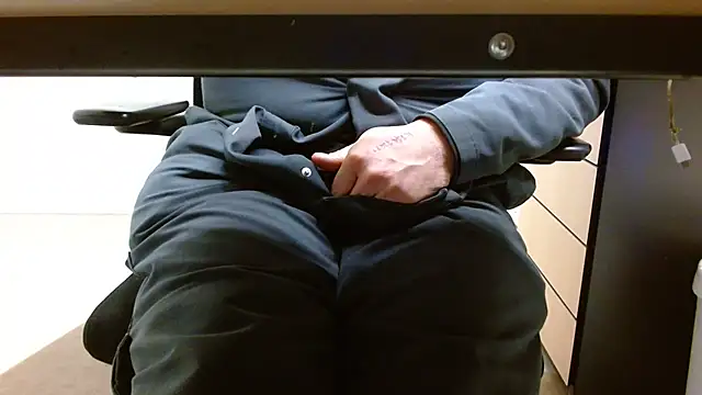 lovewalknaked online show from November 20, 2025, 3:45 pm