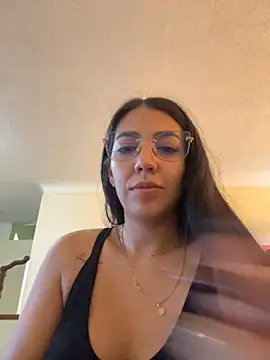 StaceyJones1 online show from November 8, 2025, 4:21 pm