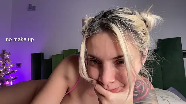 Snapshot of daddyspixxie420 chatting on December 13, 2024, 4:43 am daddyspixxie420 online show from December 13, 2024, 4:43 am