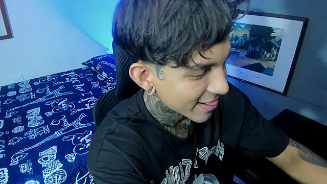 Travistanner 28 online show from November 8, 2025, 5:05 pm