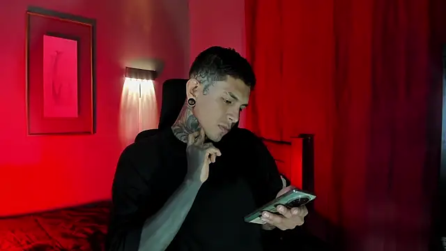 Travistanner 28 online show from March 19, 2026, 5:57 pm