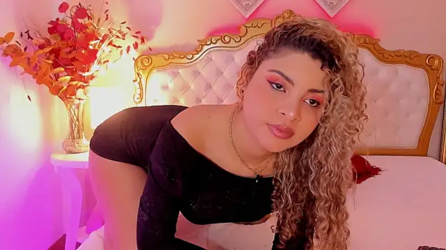 Snapshot of ScarlettDuran chatting on February 19, 2025, 7:48 pm ScarlettDuran online show from February 19, 2025, 7:48 pm