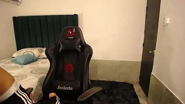 man dur07 online show from October 2, 2025, 8:34 pm