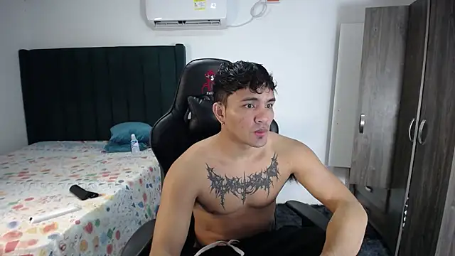 man dur07 online show from February 12, 2025, 5:26 pm