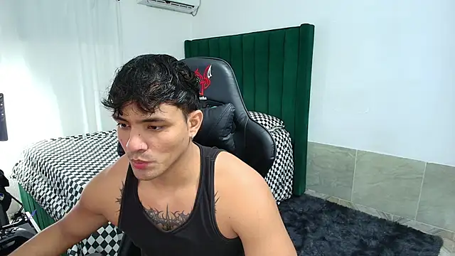 Snapshot of man_dur07 chatting on February 12, 2026, 5:07 am man dur07 online show from February 12, 2026, 5:07 am