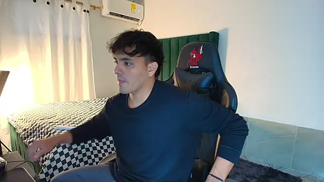 Snapshot of man_dur07 chatting on December 14, 2025, 9:09 pm man dur07 online show from December 14, 2025, 9:09 pm