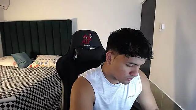 man dur07 online show from October 18, 2025, 8:11 pm