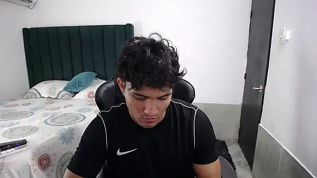 man dur07 online show from September 27, 2025, 10:38 pm