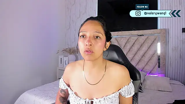 Valery wang online show from December 21, 2025, 1:24 pm