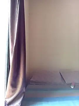 florecita69 online show from October 22, 2025, 4:06 pm