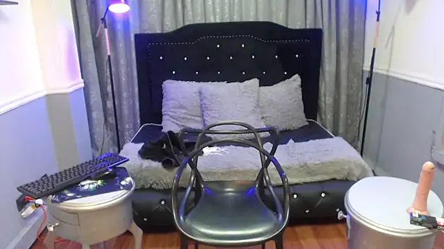 Snapshot of Mayaa_ross chatting on March 16, 2025, 5:14 am Mayaa ross online show from March 16, 2025, 5:14 am